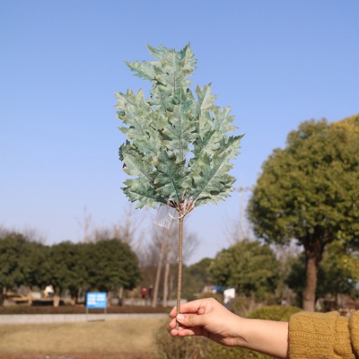 Christmas decoration silk screen oak leaves single branch emerald color is suitable for family outdoor garden wedding party decoration